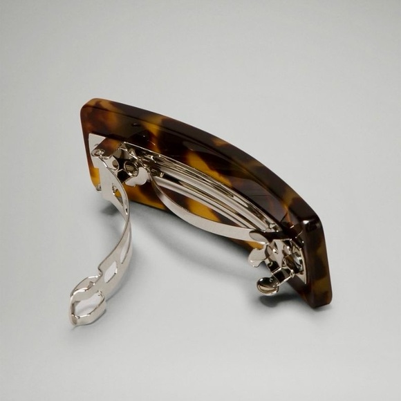 Lululemon Tortoise Shell Brown Hair Clip - Picture 3 of 3